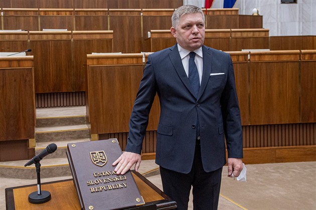 Fico patří do vazby, řekl výbor. Slovenský parlament rozhodne ve čtvrtek