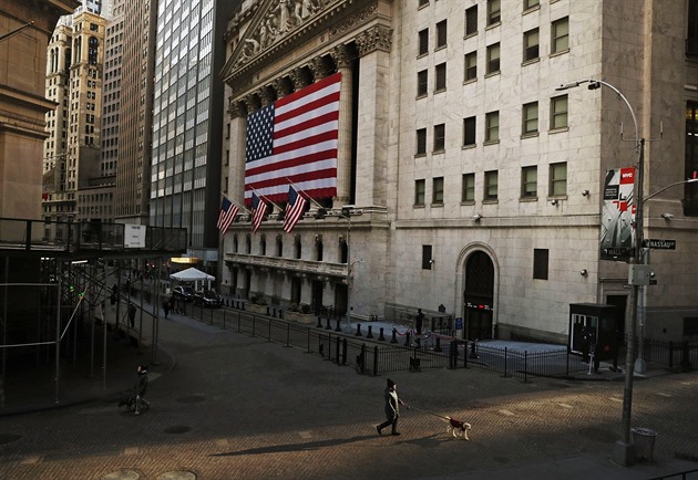 Wall Street štědře vyplatil šéfy, mají stamilionové odměny jako před finanční krizí