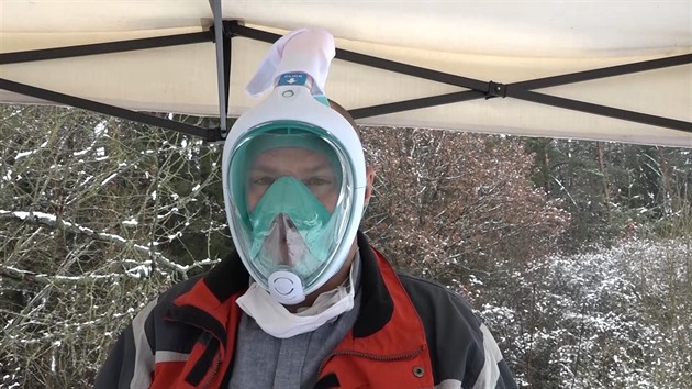 Improvizovanou ochrannou masku vyrobíte i z vybavení pro potápěče