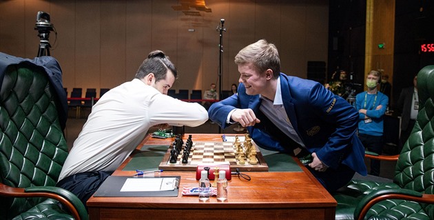 Došlo i na šachy. Turnaj kandidátů v Jekatěrinburgu byl přerušen