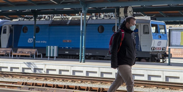 Nkteré vlaky, kde nejdou otevírat okna, klimatizaci pouívají. (22. 3. 2020)