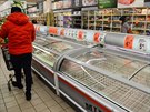 Vyprodaný supermarket v polské Varav (11. bezna 2020)