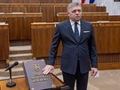 Noví poslanci ve slovenském parlamentu kvli koronaviru skládali slib s...