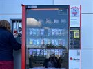 Ve Vy�kov� v pond�l� 23. b�ezna 2020 zprovoznili dva automaty na rou�ky, kter�...