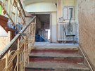 Opravy vyhořelého domova ve Vejprtech pokračují, kvůli koronaviru se však...