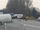 Nehoda dod�vky a cisterny na okraji T�ni�t� nad Orlic� (20. 3. 2020)