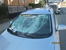 Z n�kladn�ho auta na Ji��nsku odl�tl kus ledu, po�kodil protijedouc� osobn� v�z...