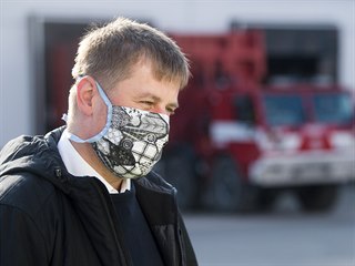 Ministr zahraničí Tomáš Petříček představil u policejního skladu v Opočínku u...
