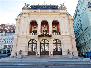 Historická budova Karlovarského městského divadla je architektonickým a...