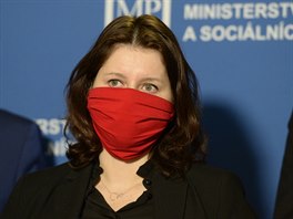 Ministryn práce a sociálních vcí Jana Maláová (SSD) hovoí na tiskové...