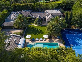 Luxusní sídlo v kalifornském Beverly Hills, které minulosti patřilo zpěvačce...