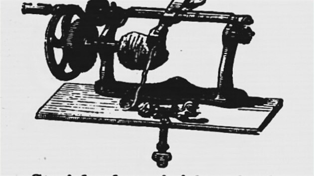 Detail stroje k loupání brambor z kuchařky Hany Dumkové