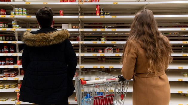 Vyprodan supermarket v polskm Gdasku (12. bezna 2020)