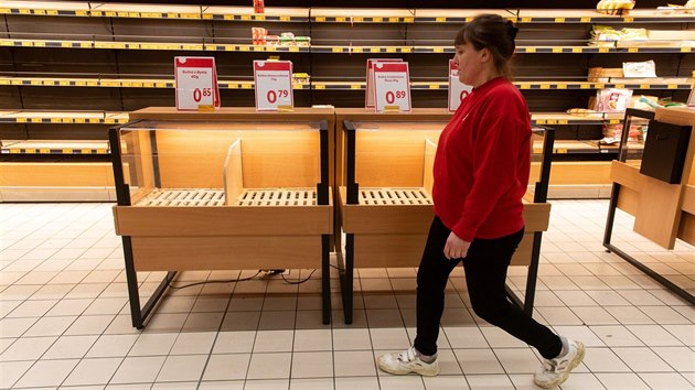 Vyprodan� supermarket v polsk�m Gda�sku (12. b�ezna 2020)