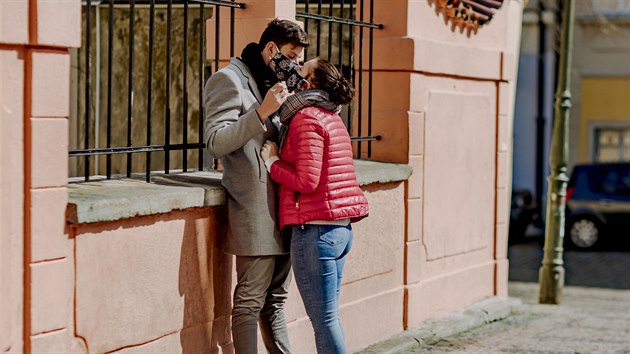 Rand�n� v �asech koronaviru bylo slo�it�j��, ne� kdy d��ve. Pol�ben� p�es rou�ku nen� ono.
