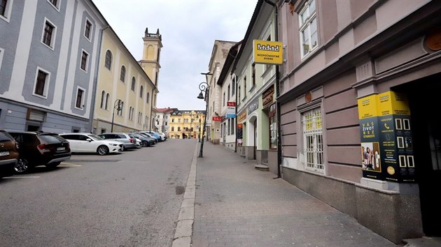 Przdn ulice v Bnsk Bystici. Slovensk vlda zavedla karantnu, aby zamezila en koronaviru. (25. bezna 2020)