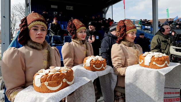 Koronavirus fotbal v Blorusku nezastavil. Bhem utkn prvn ligy mezi Slutskem a Slavi Mozyr nechyblo ani tradin oberstven.