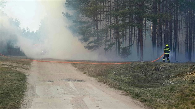 Ti ohniska poru likvidovali 24. bezna pobl trati hasii na Hodonnsku.