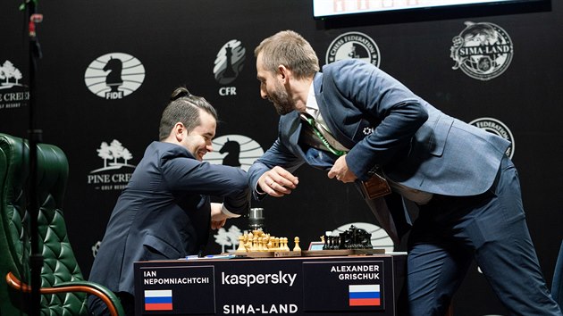 Jan Něpomjaščij po utkání s Alexandrem Griščukem na šachovém Turnaji kandidátů v Jekatěrinburgu.