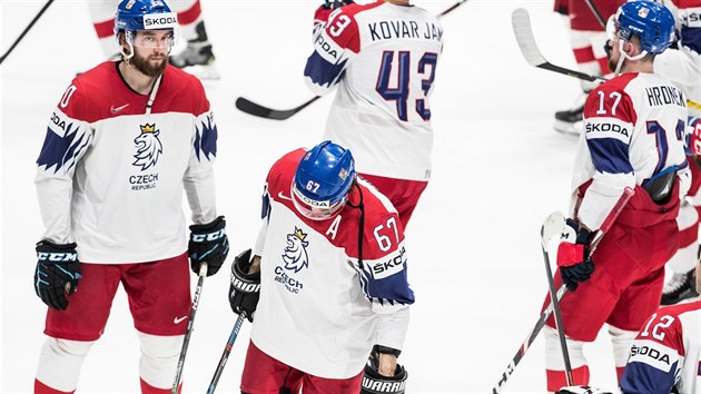 Smutek eských hokejist po poráce s Ruskem v zápase o 3. místo na MS 2019.