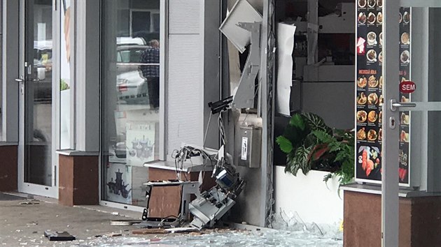 V estajovicch zniil zlodj bankomat, vytrhl ho ze zdi. (26.3.2020)