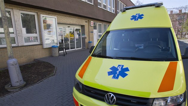 Pacienty, kte�� jsou naka�en� koronavirem, p�ij�m� Fakultn� nemocnice v Plzni na Borech. Podle hygienik� je v Plze�sk�m kraji naka�eno 24 lid�, �ty�i z nich le�� v nemocnici. (24. 3. 2020)