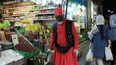 I íránský Santa Klaus nosí rouku. (20. bezna 2020)