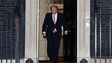 Britský premiér Boris Johnson se pipojuje k potlesku na poest zdravotník a...