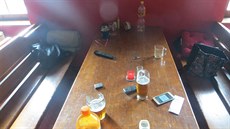 Hospoda v Hru�ovanech u Brna dál fungovala i v dob� karantény. Policisté v ní...