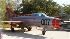 MiG-21 vystavený v Muzeu Izraelského vojenského letectva na základn Chacerim.