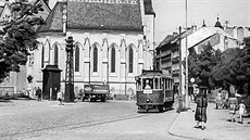 Tramvaje ve 30. letech zajídly ze Senováného na námstí Pemysla Otakara II....