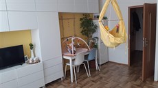 Z obývacího pokoje s kuchy�ským koutem se stal i d�tský pokoj a herna.