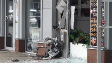 V estajovicích zniil zlodj bankomat, vytrhl ho ze zdi. (26.3.2020)