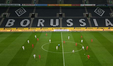 I kdyby se bundesliga dohrávala bez divák, ochozy stadionu v Mönchengladbachu...