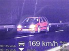 idi u Kunovic se prohnl po silnici rychlost 169 km/h.