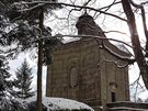 Barokní kaple Panny Marie Snné na Hvzd v Broumovských stnách po jarním...