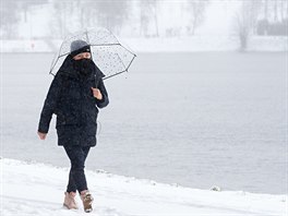 Neekaný návrat zimy pekvapil i obyvatele Jablonce nad Nisou. (31. bezna 2020)