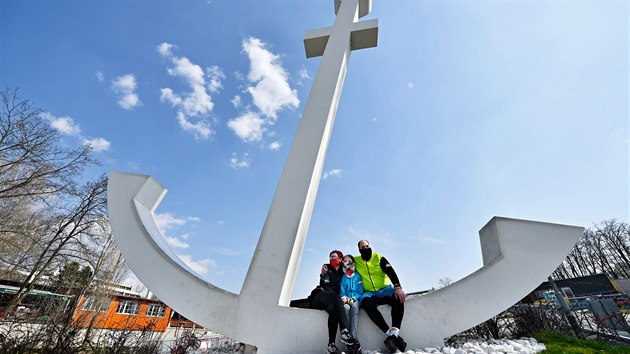 Kolem Brnnsk pehrady o vkendu korzovaly stovky lid. (28.3. 2020)