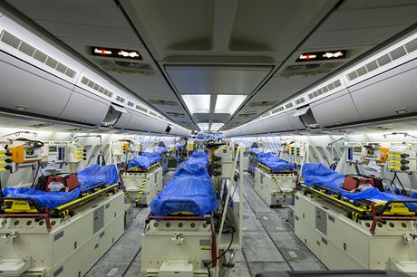 Speciální lékaský letoun Airbus A310 MedEvac nmecké armády pomáhá s...