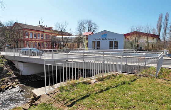 Most přes Chodovský potok v karlovarské ulici Kpt. Jaroše