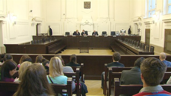 zasedání soudu (ilustrační záběr)