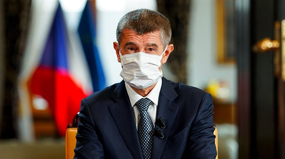 Premiér Andrej Babi pi televizním projevu k národu kvli epidemii koronaviru ...