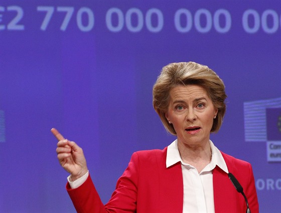 éfka Evropské komise Ursula von der Leyenová hovoí na konferenci k akutální...