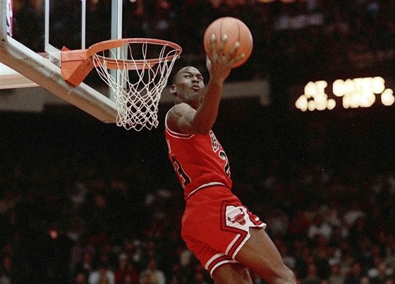 Michael Jordan je hlavním hrdinou desetidílného dokumentu Poslední tanec.