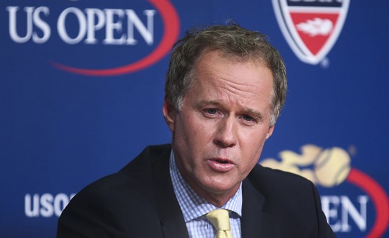 Patrick McEnroe na tiskové konferenci