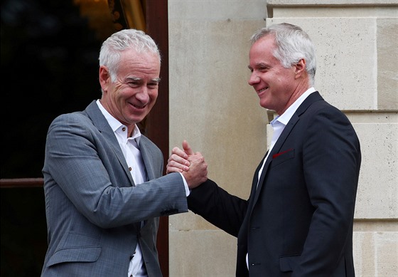 John McEnroe (vlevo) a jeho bratr Patrick. 