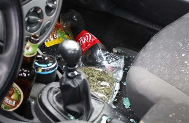Dealera zastavil až druhý zátaras, pervitin před policisty snědl