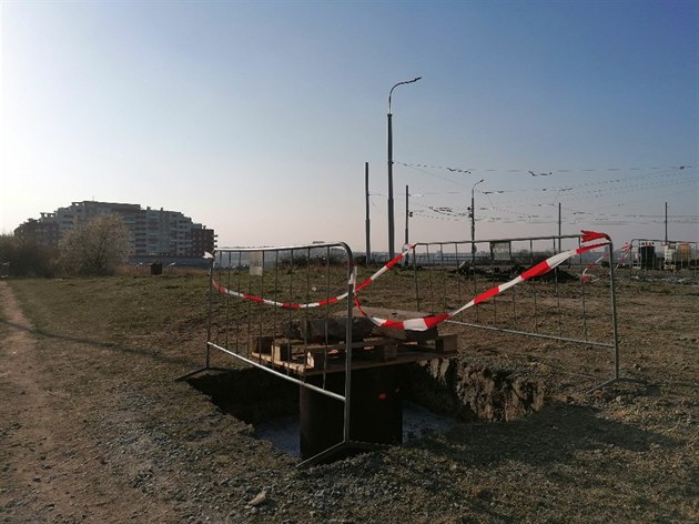 U tramvajové smyky sídlit Barrandov vzniká odboka na novou tra do Holyn a Slivence. Jet letos zde vznikne úsek dlouhý piblin 80 metr, celá stavba bude pokraovat jet 2 roky. Úsek bude mit 1,5 kilometru a bude mít ti nové zastávky Holyn -