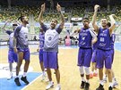Basketbalisté Burgosu se ped prázdnými tribunami radují z postupu do...