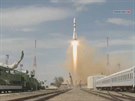 Start rakety Sojuz 2.1a s posádkou míící k Mezinárodní vesmírné stanici 9....